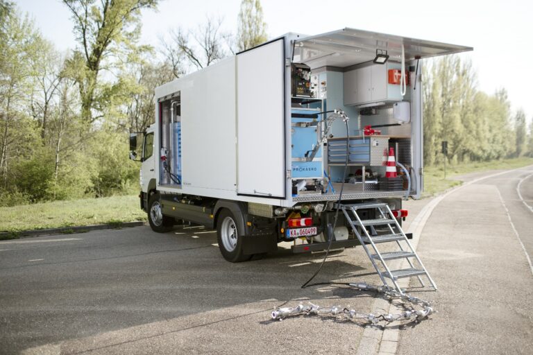 12 - 18 t EXPERT rehabilitation vehicle for KASRO UV Technology usable mobile