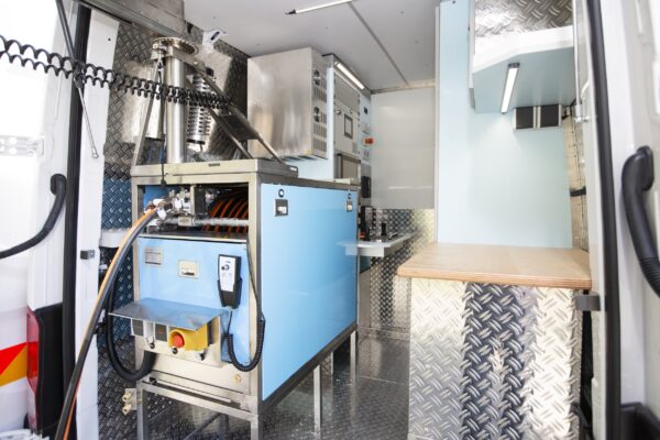 5 t rehabilitation vehicle for KASRO electric working robots with pull-out generator