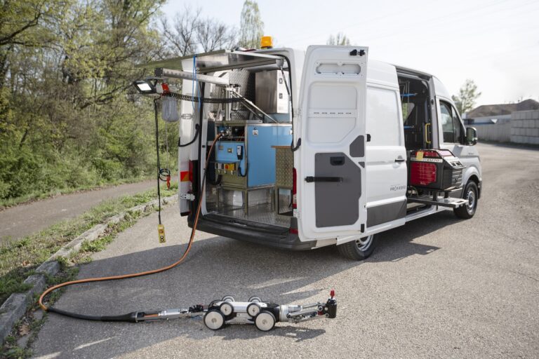 5 t rehabilitation vehicle for KASRO electric working robots with pull-out generator